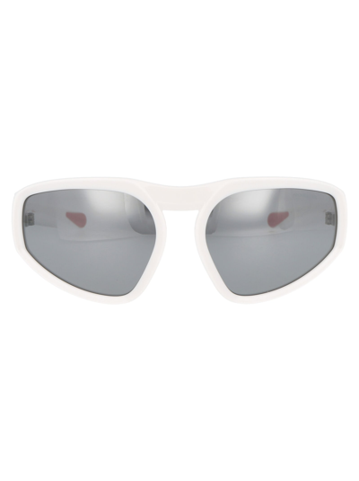 Moncler White Pentagra Sunglasses In 21c White
