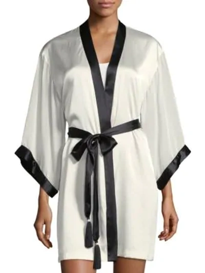 Natori Sleek Contrast Trim Silk-blend Short Robe In Natural
