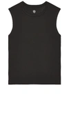 Alo Yoga The Triumph Sleeveless T-shirt In Black