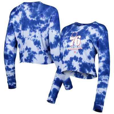 New Era Royal Philadelphia 76ers Tie Dye Cropped Long Sleeve T-shirt