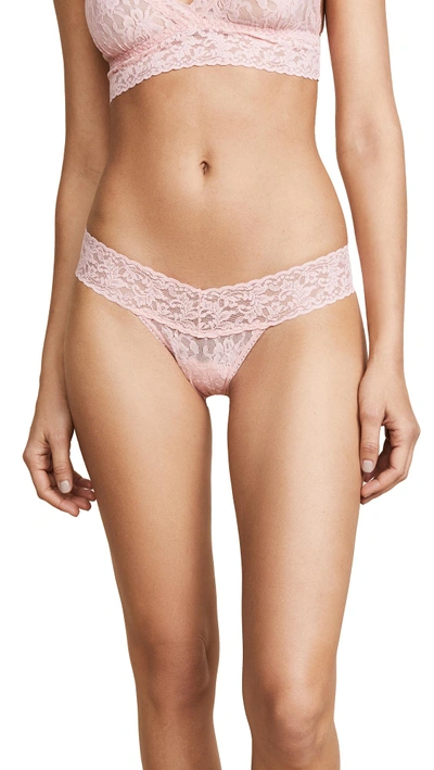 Hanky Panky Signature Lace Low Rise Thong In Rosita