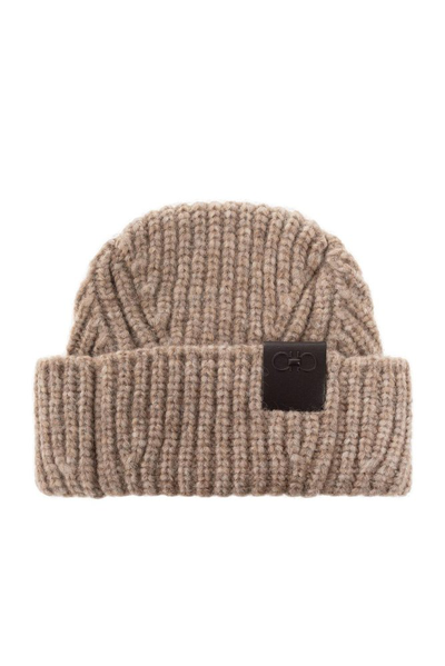 Ferragamo Salvatore  Logo Patch Knitted Hat In Beige