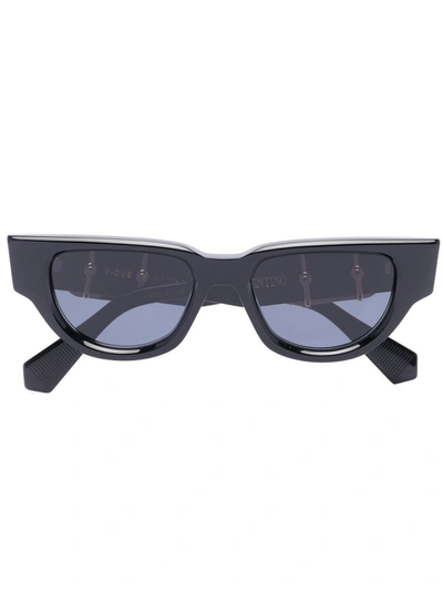 Valentino Vlogo Signature Cat-eye Frame Sunglasses In Black