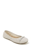 Unionbay Diana Chain Quilted Flat In Ivory