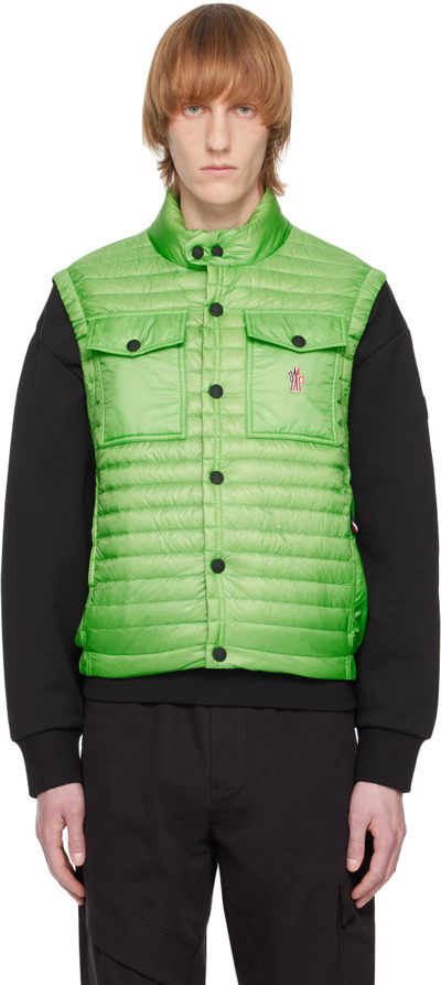 Moncler Logo-embroidery Buttoned Gilet In Green
