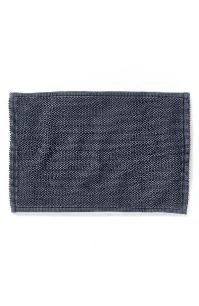 Coyuchi Pebbled Organic Cotton Bath Mat In Shadow