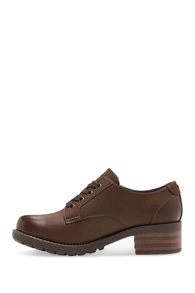 Eastland Trish Plain Toe Oxford In Brown