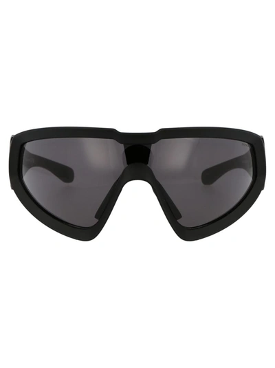 Moncler Sunglasses In 02a Matte Black