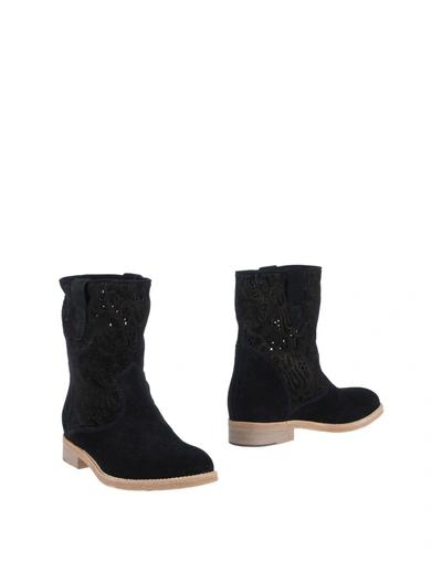 Peter Flowers Ankle Boot In Black