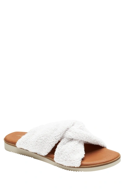 Andre Assous Tristan White Featherweight Slide Sandal