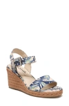 Lifestride Shoes Tango Wedge Sandal In Navy Multi Fabric