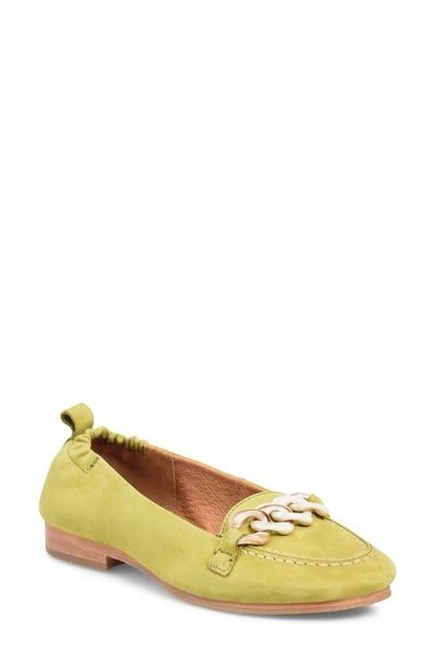 Söfft Kadyn Chain Loafer In Pear