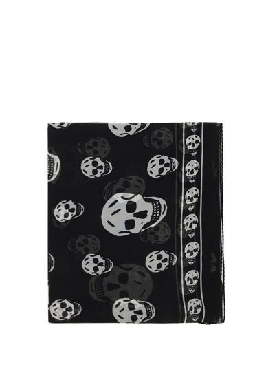 Alexander Mcqueen Skull Print Silk Foulard In Black/ivory