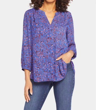 Nydj Three Quarter Sleeve Printed Pintucked Back Blouse In Daphnedale