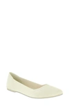 Mia Kerri Pointed Toe Flat In Bone