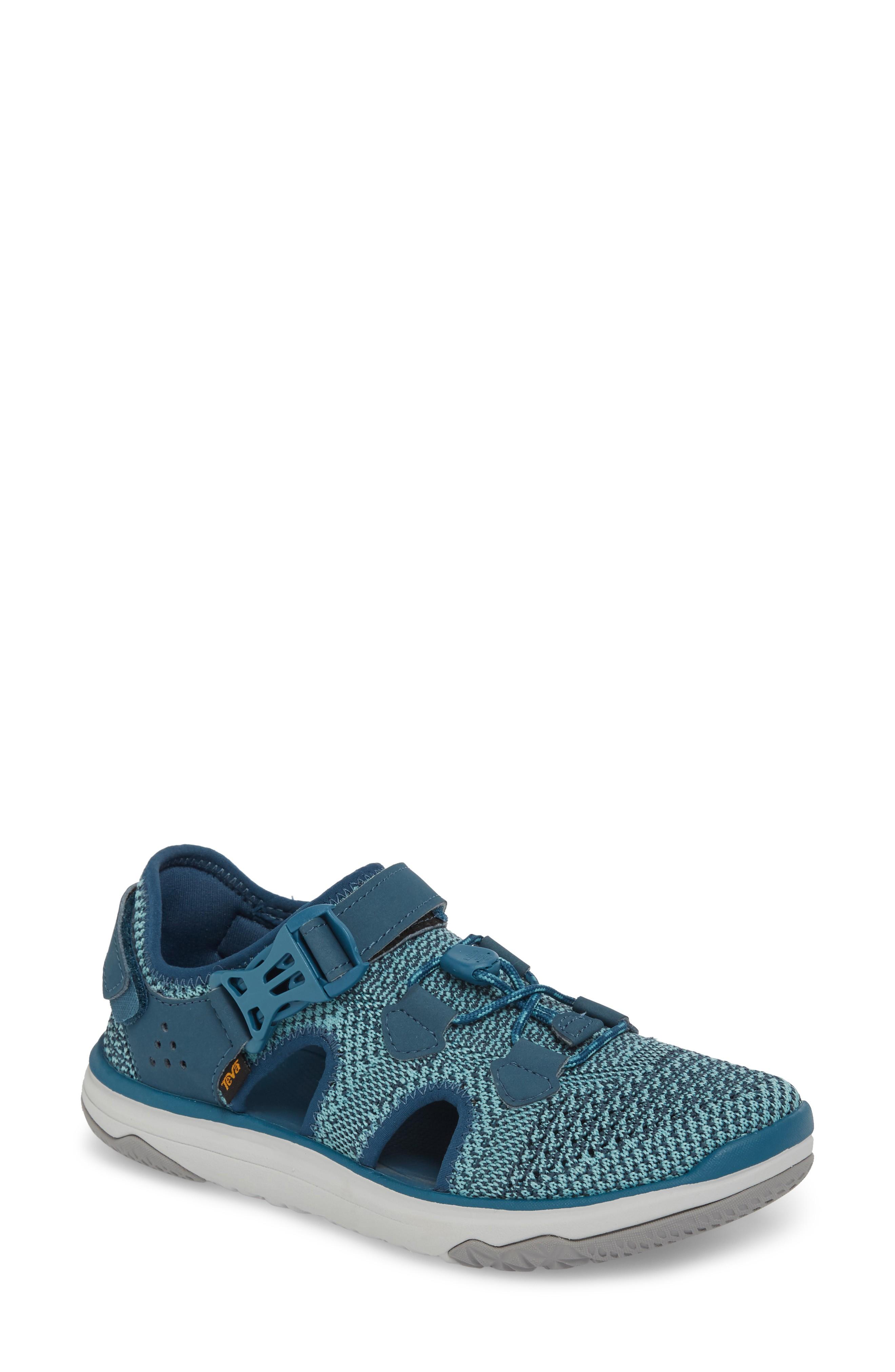 teva terra float travel knit