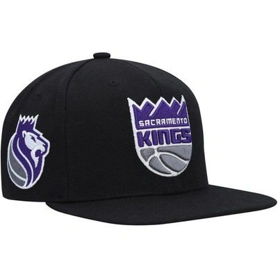 Mitchell & Ness Men's  Black Sacramento Kings Side Core 2.0 Snapback Hat