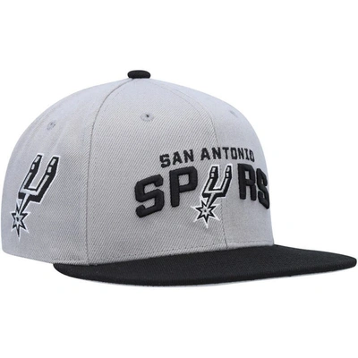 Mitchell & Ness Men's  Gray, Black San Antonio Spurs Side Core 2.0 Snapback Hat In Gray,black