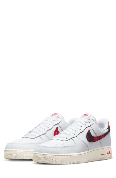 Nike Men's Air Force 1 '07 Lv8 Shoes In White