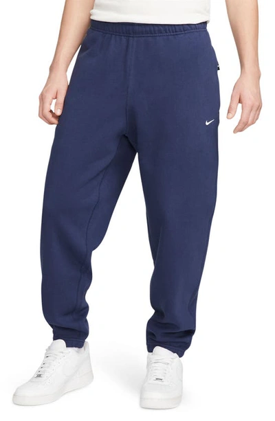 Nike Men's Solo Swoosh Fleece Pants In Midnight Navy/ White