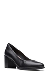 Clarks Freva55 Court Pump In Black Leather