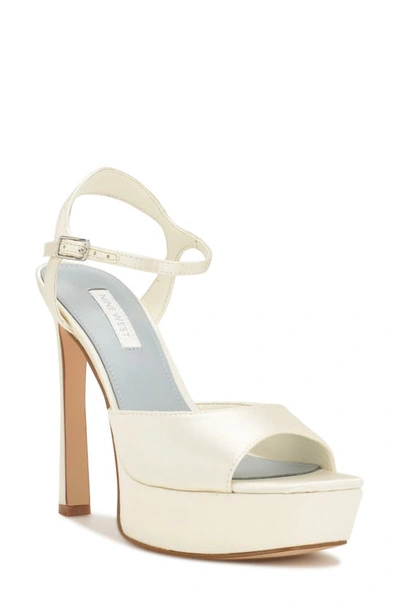 Nine West Wn Legacy 3 Womens Faux Leather Patent Platform Sandals In Ivory Satin