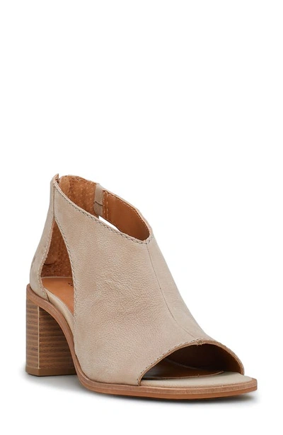 Lucky Brand Saimy Block Heel Sandal In Dune Bzoxde