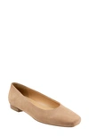 Trotters Honor Flat In Taupe Nubuck