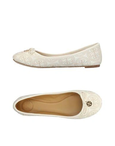 Tory Burch Ballet Flats In Ivory