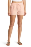 Bella Dahl Frayed Pocket Shorts In Sunset Coral