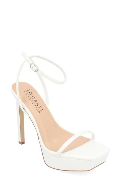 Journee Collection Tru Comfort Foam Telilah Strappy Platform Sandal In White