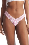 Hanky Panky Printed Daily Lace Printed Low Rise Thong In Wanderlust