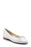 Ara Scout Flat In Offwhite Antique Metallic