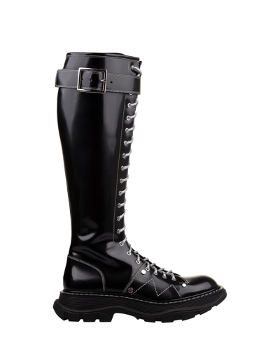 Alexander Mcqueen Black Boot With Laces And Tread Sole