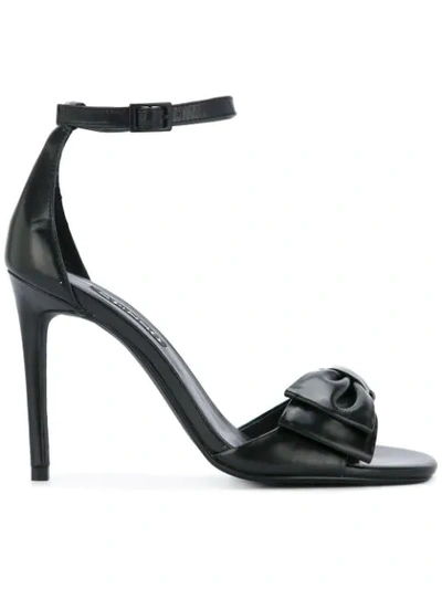 Senso Ursa Bow Sandals In Black