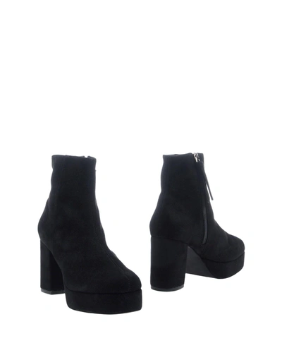Jeffrey Campbell Ankle Boot In Black