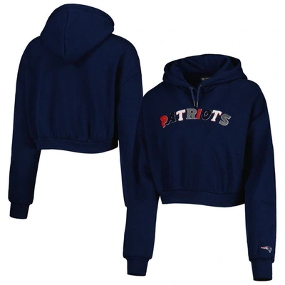The Wild Collective Navy New England Patriots Cropped Pullover Hoodie
