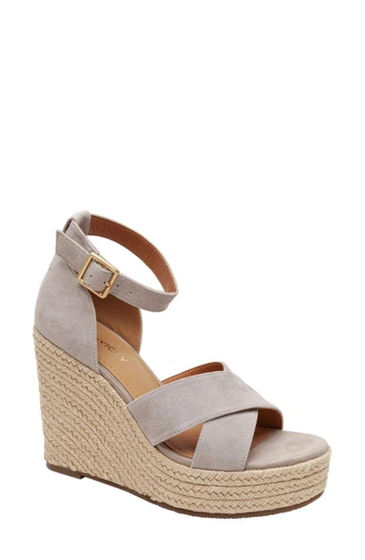 Lisa Vicky Gemi Platform Wedge Sandal In Light Grey