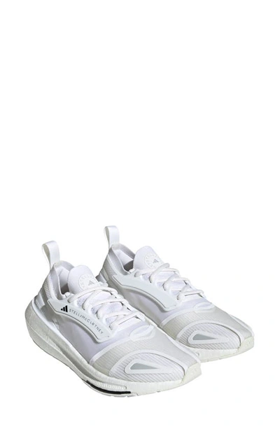 Adidas By Stella Mccartney Ultraboost 23 Low-top Trainer Sneakers In White/black
