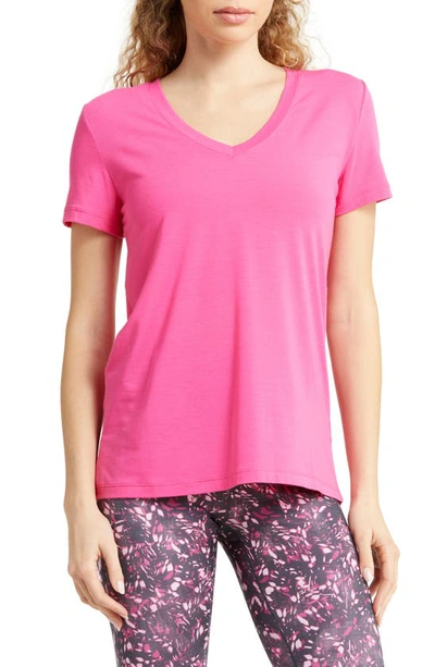 Zella Ava Active V-neck T-shirt In Pink Rouge