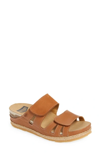 On Foot Cynara Slide Sandal In Cuero Tan