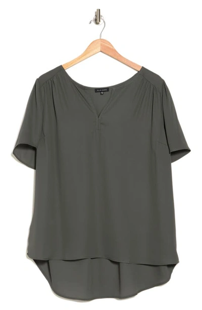 Pleione High/low Notched Tunic Top In Cypress