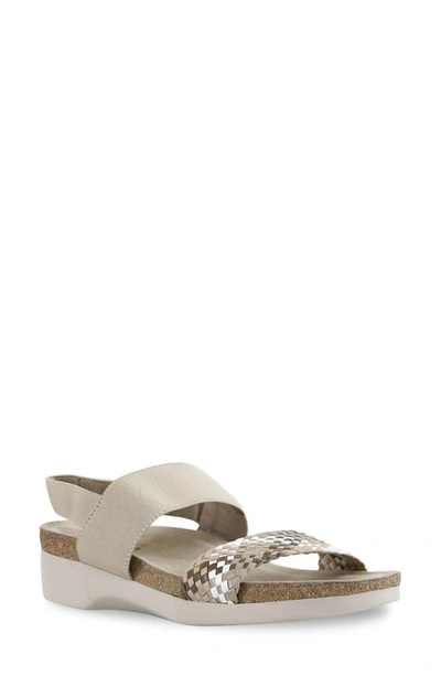 Munro Pisces Sandal In Neutral Wovens