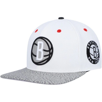 Pro Standard Men's  White, Gray Brooklyn Nets Hook Elephant Snapback Hat In White,gray