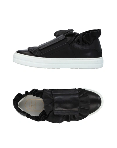 Roger Vivier Sneakers In Black