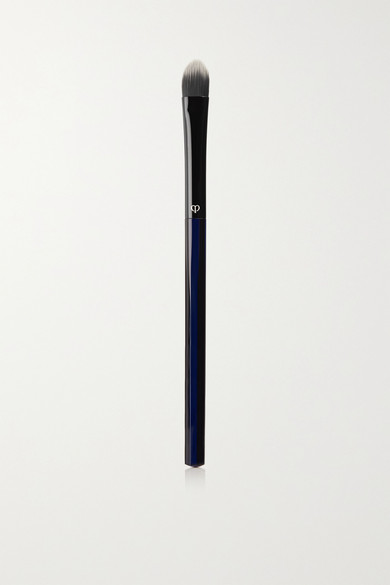 cle de peau concealer brush
