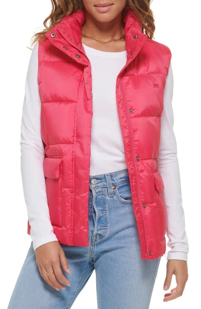 Levi's Box Quilt Puffer Vest In Berry