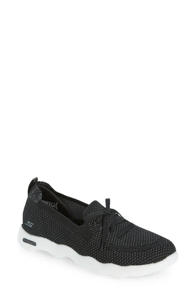 Skechers Massage Fit Lite Sneaker In Black/ White