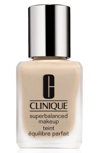 Clinique Superbalanced Makeup Liquid Foundation In Petal 