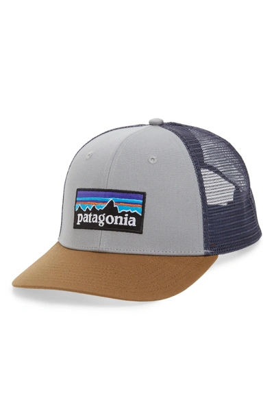 Patagonia P-6 Logo Trucker Hat - Grey In Drifter Grey/ Coriander